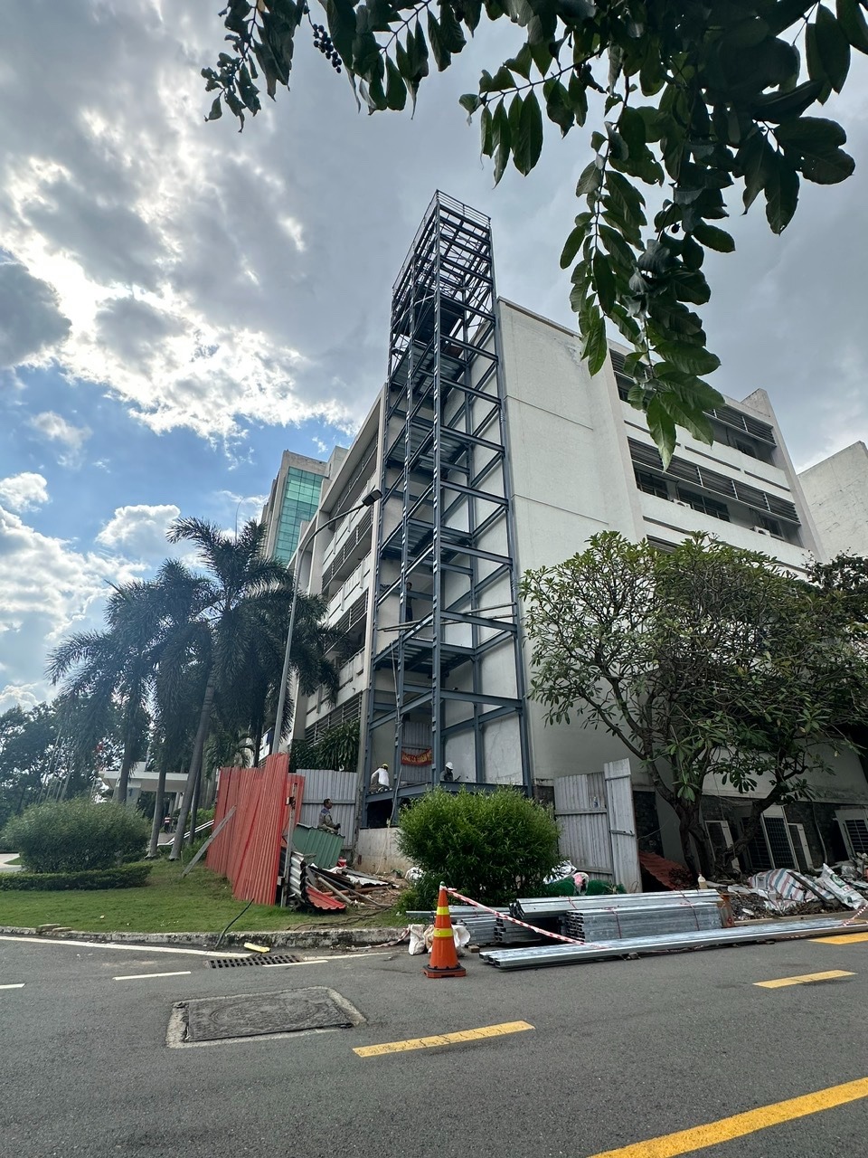 ĐẠI HỌC SƯ PHẠM KỸ THUẬT THÀNH PHỐ HỒ CHÍ MINH